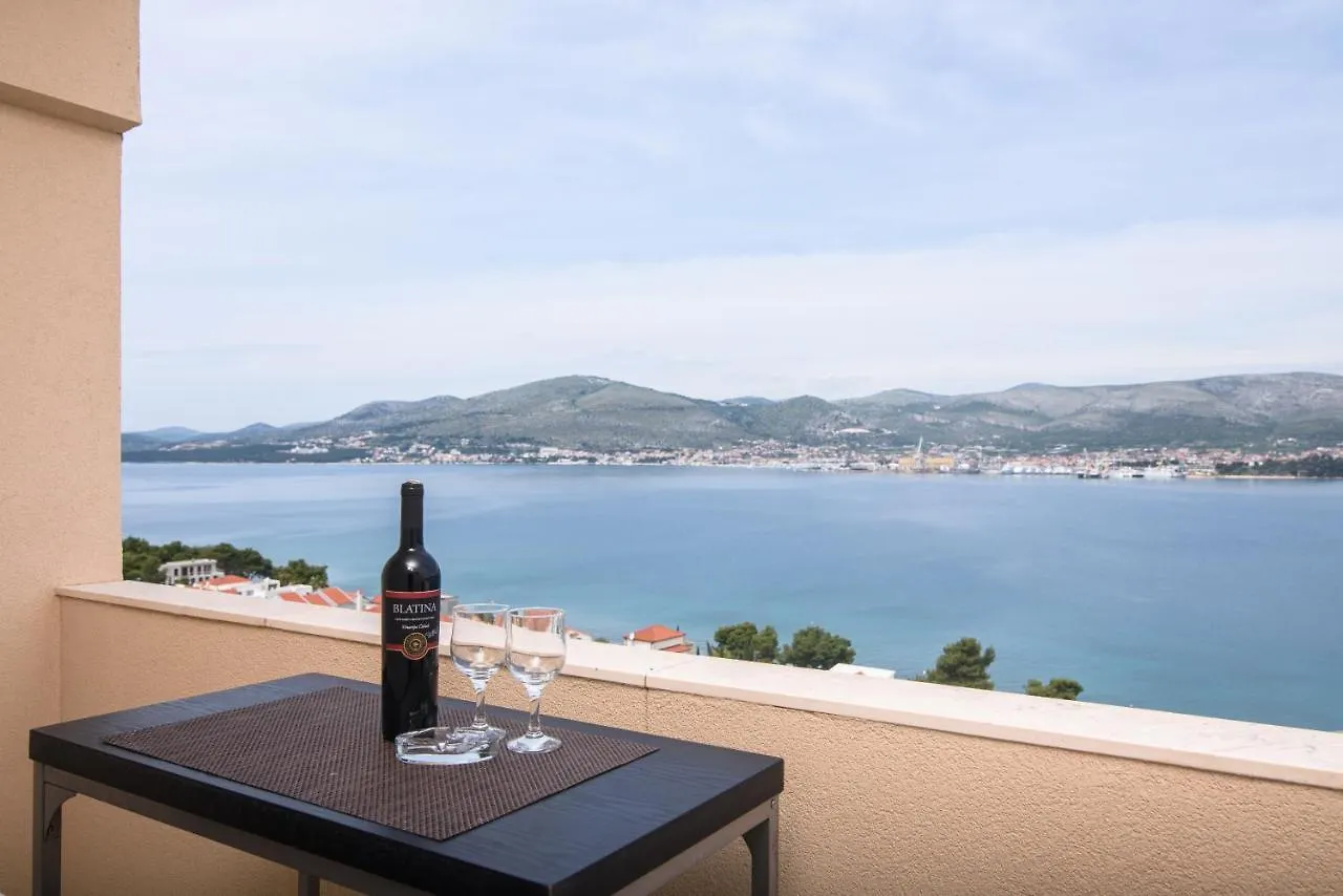 Apartment Kvesic Trogir Croatia
